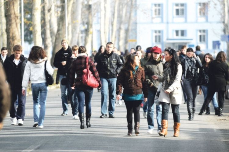 Tri četvrtine studenata sumnja u korupciju