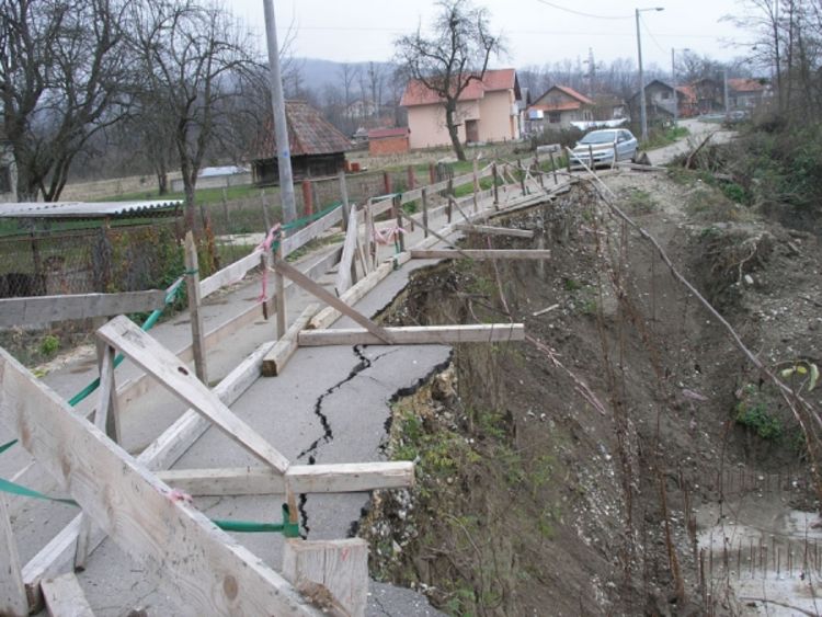 Život svakog dana na kocki u naselju Mađir