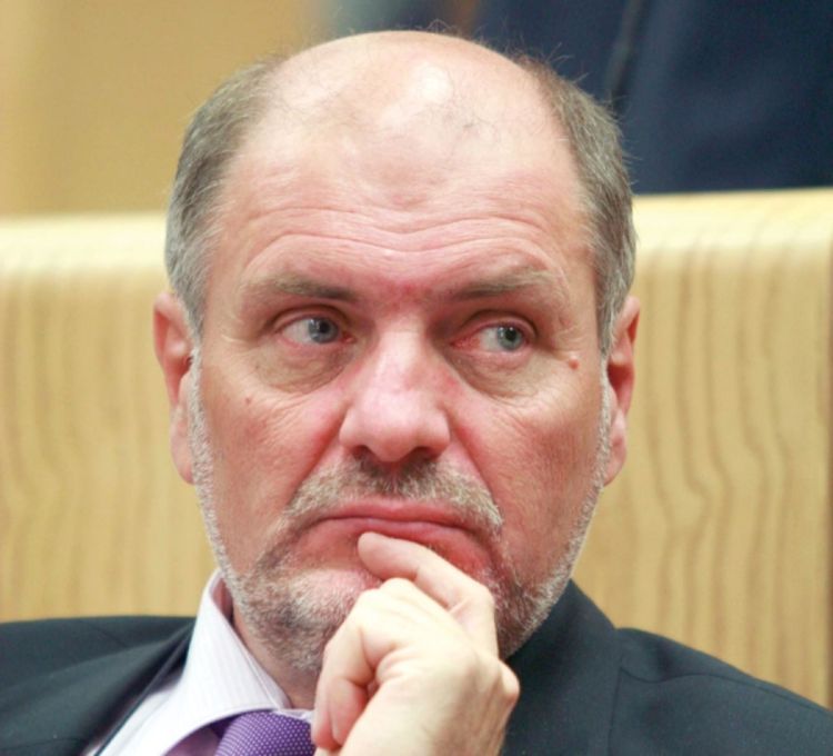 Mujezinović: Neodobreni krediti u pozadini napada