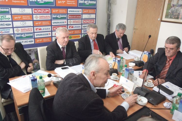 Usvojene ostavke Ušanovića i Blaževića