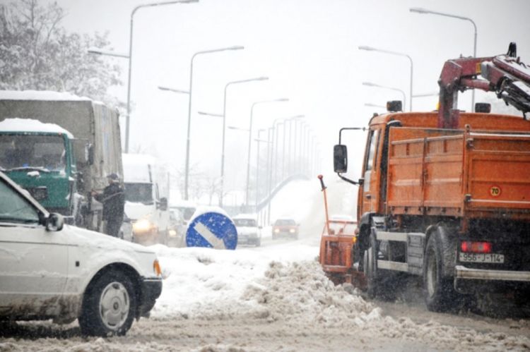Kolaps u saobraćaju, učenici kasnili na nastavu