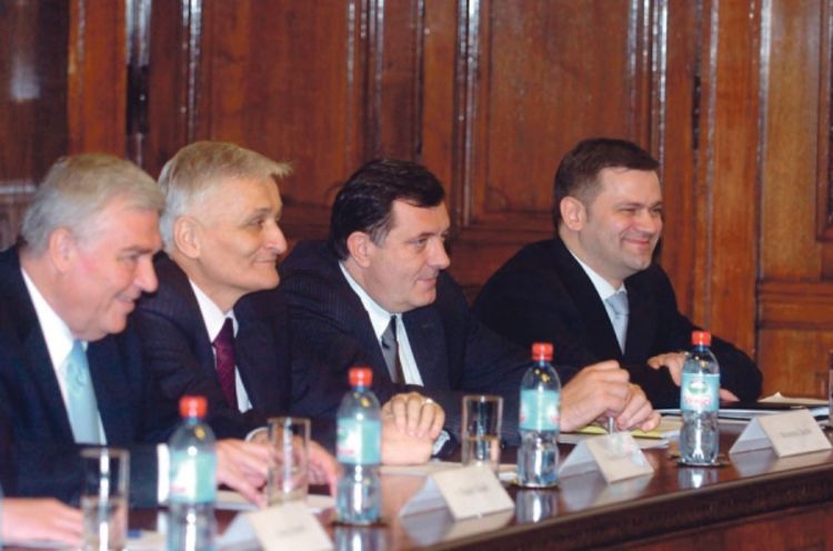 Srbi moraju da sačuvaju identitet
