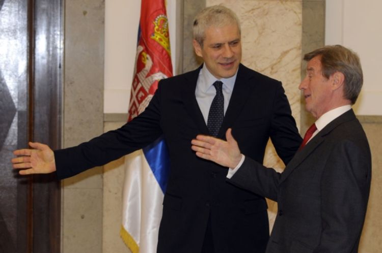 Bernar Kušner: Kosovo nije uslov za EU