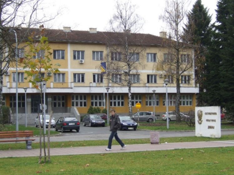 Umjesto da naplate dug od firme kupuju stanove