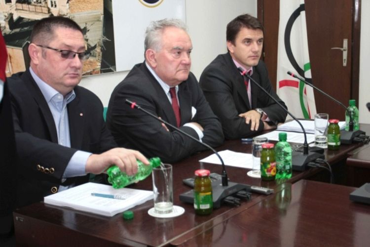 Opštine neće da štede na platama