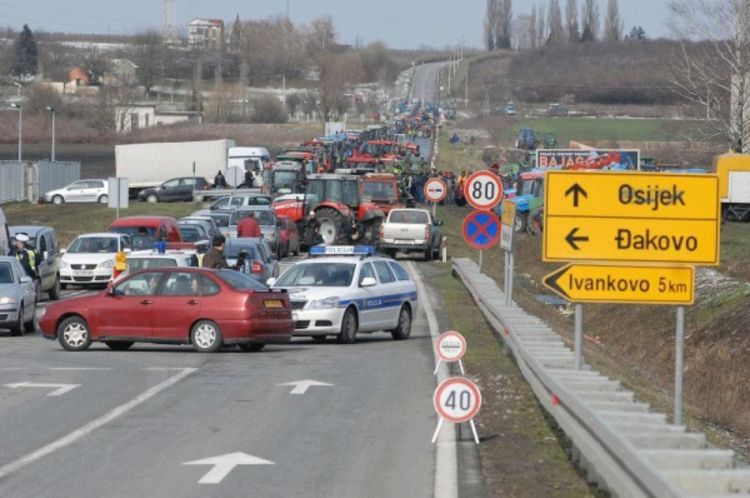 Seljaci blokirali Slavoniju