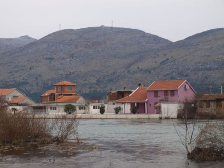 Stranci se otimaju za kuće u Trebinju