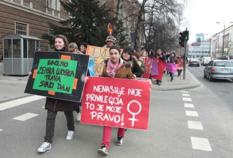 Trpe nasilje i nema ih u vlasti 