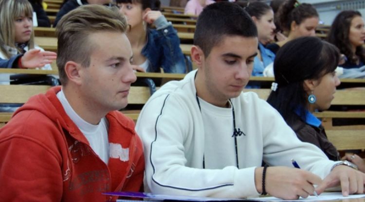 Od 100 studenata ispit polože samo dva