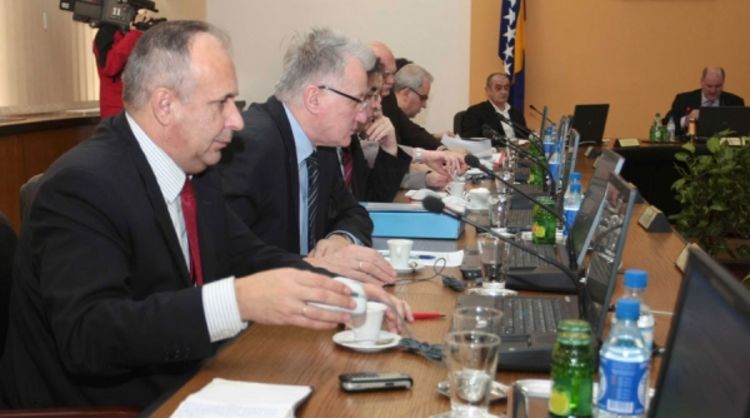 Povećanje plata funkcionerima za 1.000 KM