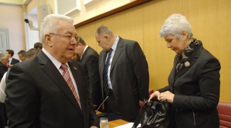 Poslanici rešetali premijerku u Saboru