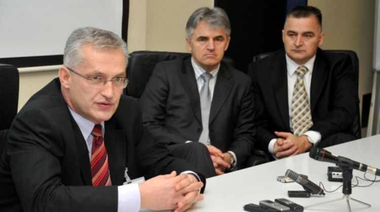 Operacije prsta i dojke završene uspješno