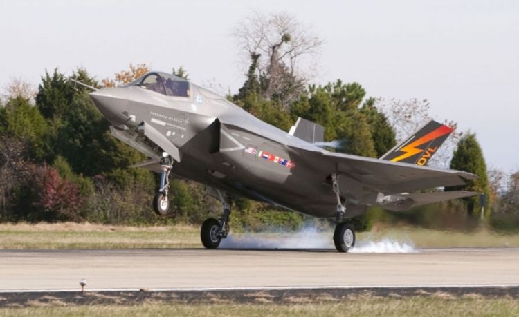 F-35 obavio prvo vertikalno slijetanje