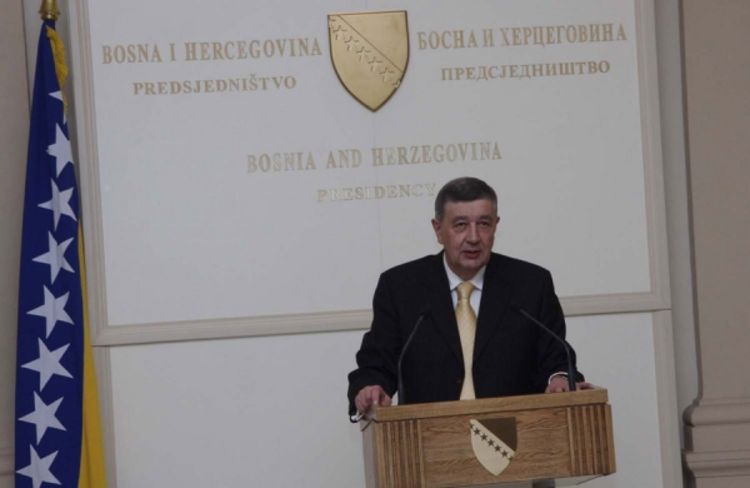 Traže da Radmanović piše izvještaj
