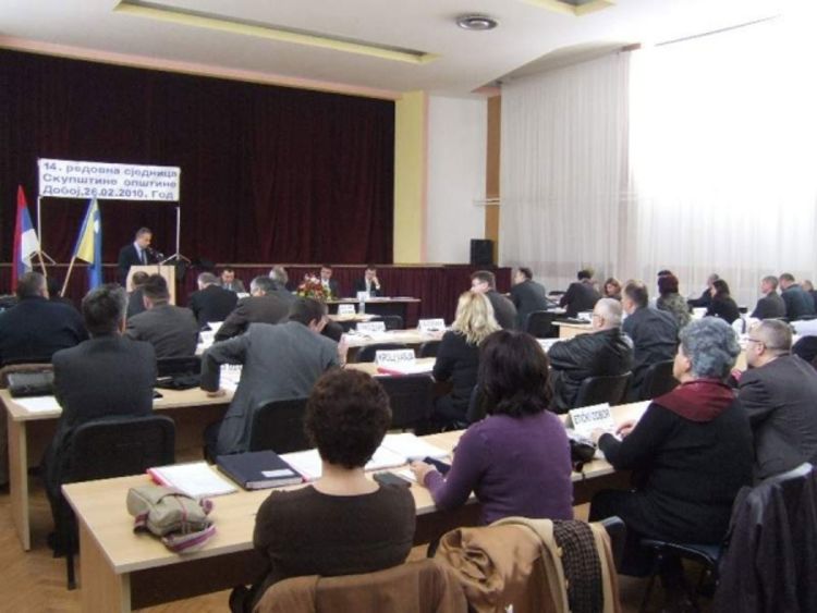 Odbornicima smanjene naknade za 385 KM