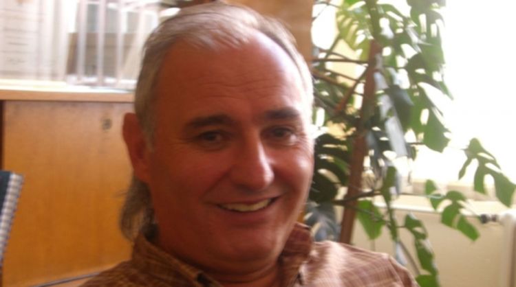 Pretukli profesora i oteli mu mercedes