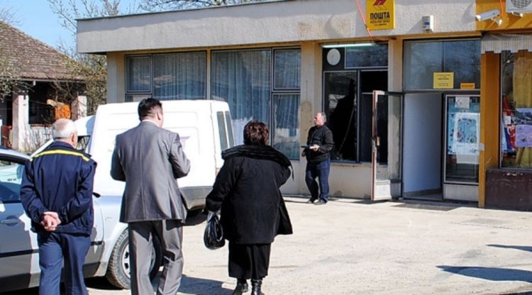 Iščupali bankomat, a mještani virili iza zavjesa