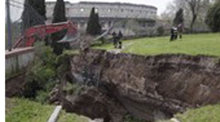 Srušila se Neronova palata