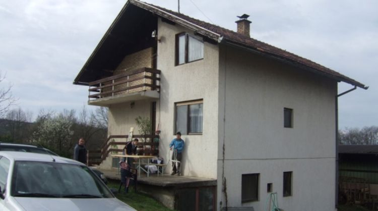 Mladić se polio benzinom i zapalio
