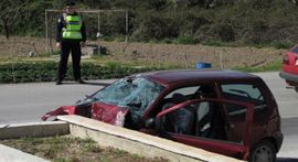 Automobil pregazio dječaka pa se zabio u zid