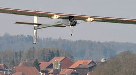 Prvi dugi let aviona na solarnu energiju