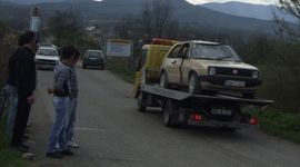 Mladi par raznesen bombom