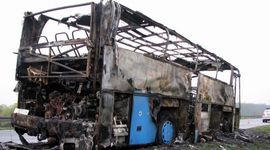 Zapalio se autobus pun djece