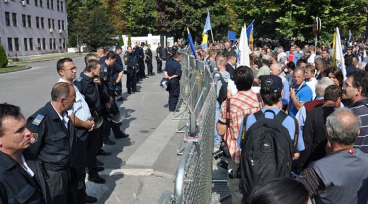 Vlada i Parlament Federacije BiH se ruše 15 aprila?         