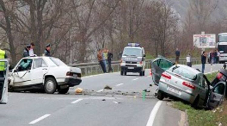 Jedno osoba poginula, šestoro povrijeđenih u saobraćajki