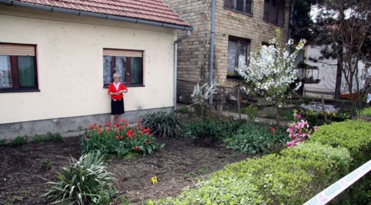 Bomba pred kućom povratnice