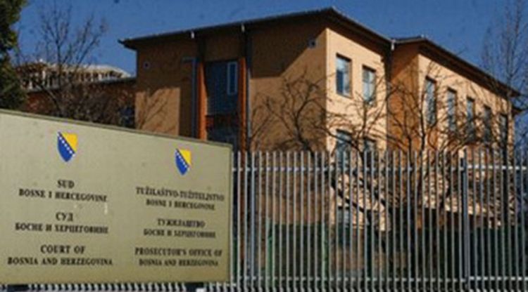 Određen pritvor Šešelju i Vreći