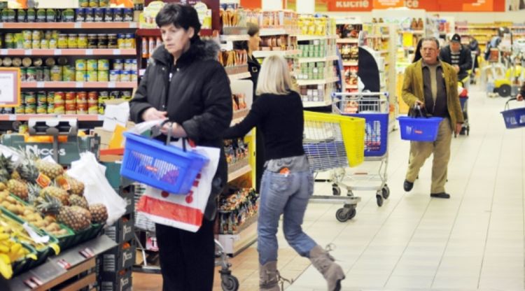 Domaća roba upada na rafe