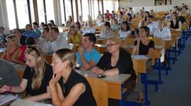 Mini suknje i dekoltei nepoželjni na fakultetu