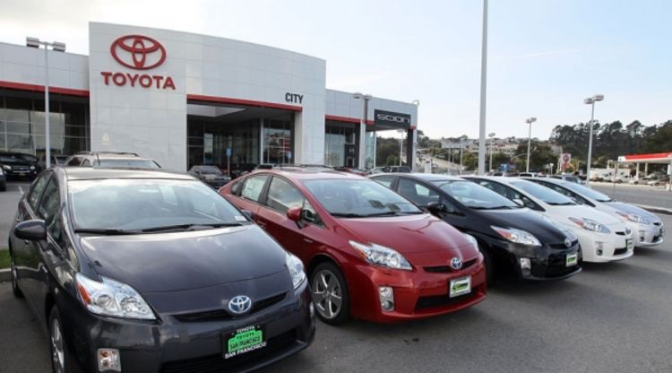 Toyota isplivala iz gubitka