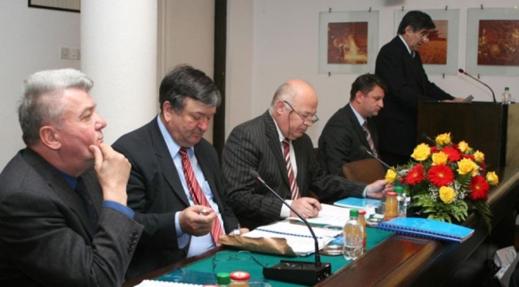 Konkurs bez znanja Srba i Hrvata   
