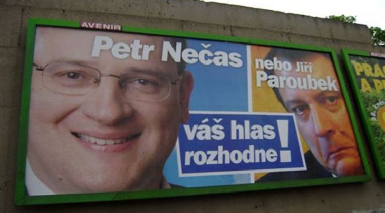Česi biraju novi parlament odlučujući se za kandidate 26 partija