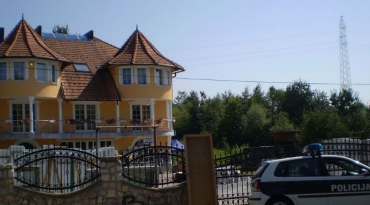 Još se ne zna ko je ispalio zolju
