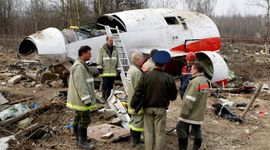 Žrtve pada aviona pokrali ruski policajci