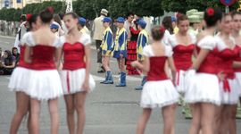 Karneval u ritmu i bojama muzike za ples