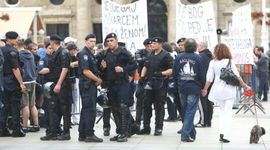 Uhapšena trojica demonstranata