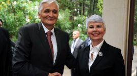 Nastaviti izgradnju mostova prijateljstva