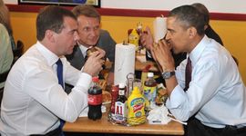 Obama častio Medvedeva hamburgerom