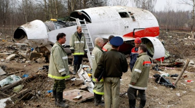 Žrtve pada aviona pokrali ruski policajci