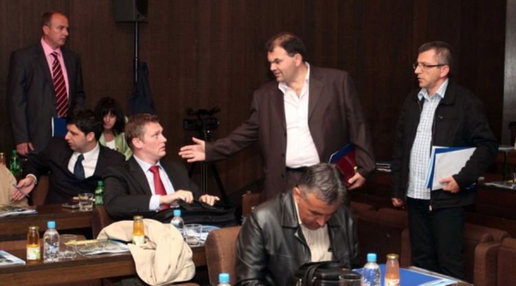 Sporna Skupština izabrala rukovodstvo