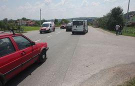 Izašla iz autobusa i poginula na pješačkom prelazu