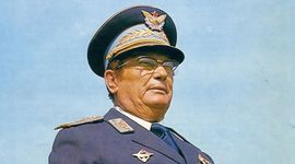 Plakati sa titovim likom najava osnivanje komunističke partije