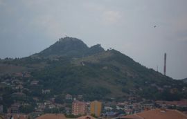 Ručnom granatom u dvorište urednika