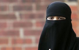 Protjeran nikab