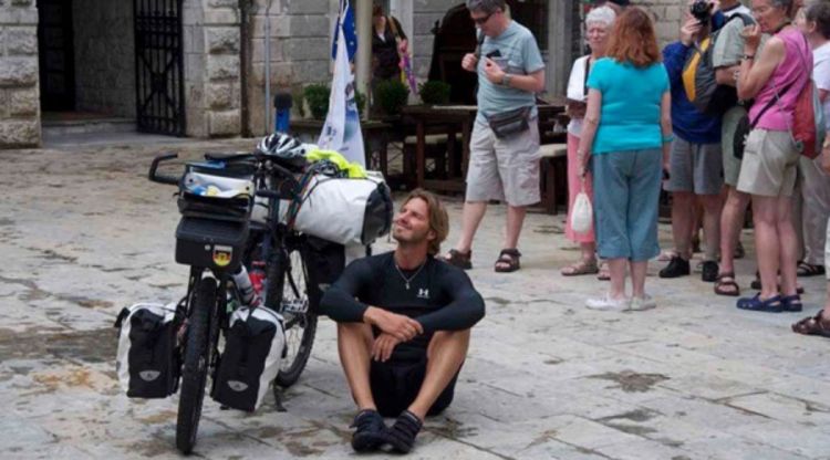 Joakim Kesmodel, ambasador na biciklu u humanitarnom pohodu
