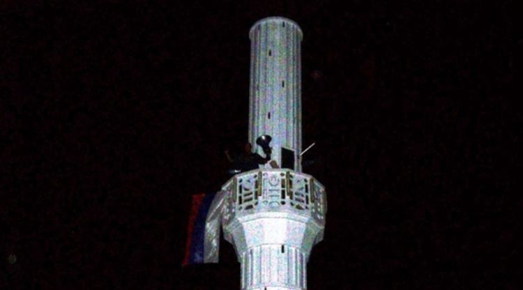 Prijetio da će skočiti sa minareta 